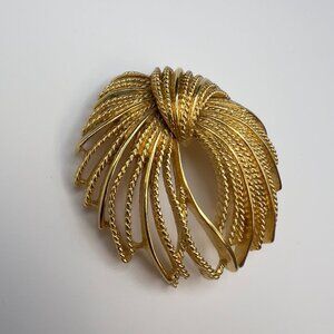 Vintage 80s Monet Brooch Gold Tone Abstract Braided Bow